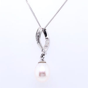 9ct White Gold Freshwater Pearl & Diamond Teardrop Pendant