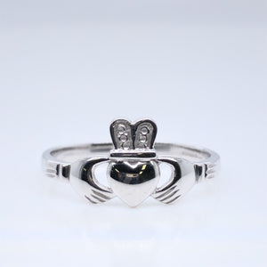 9ct White Gold Ladies Claddagh Ring