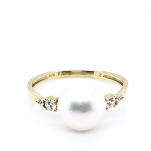 9ct  Gold  Pearl & CZ Ring