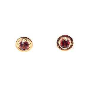 9ct Gold Garnet Stud Earrings