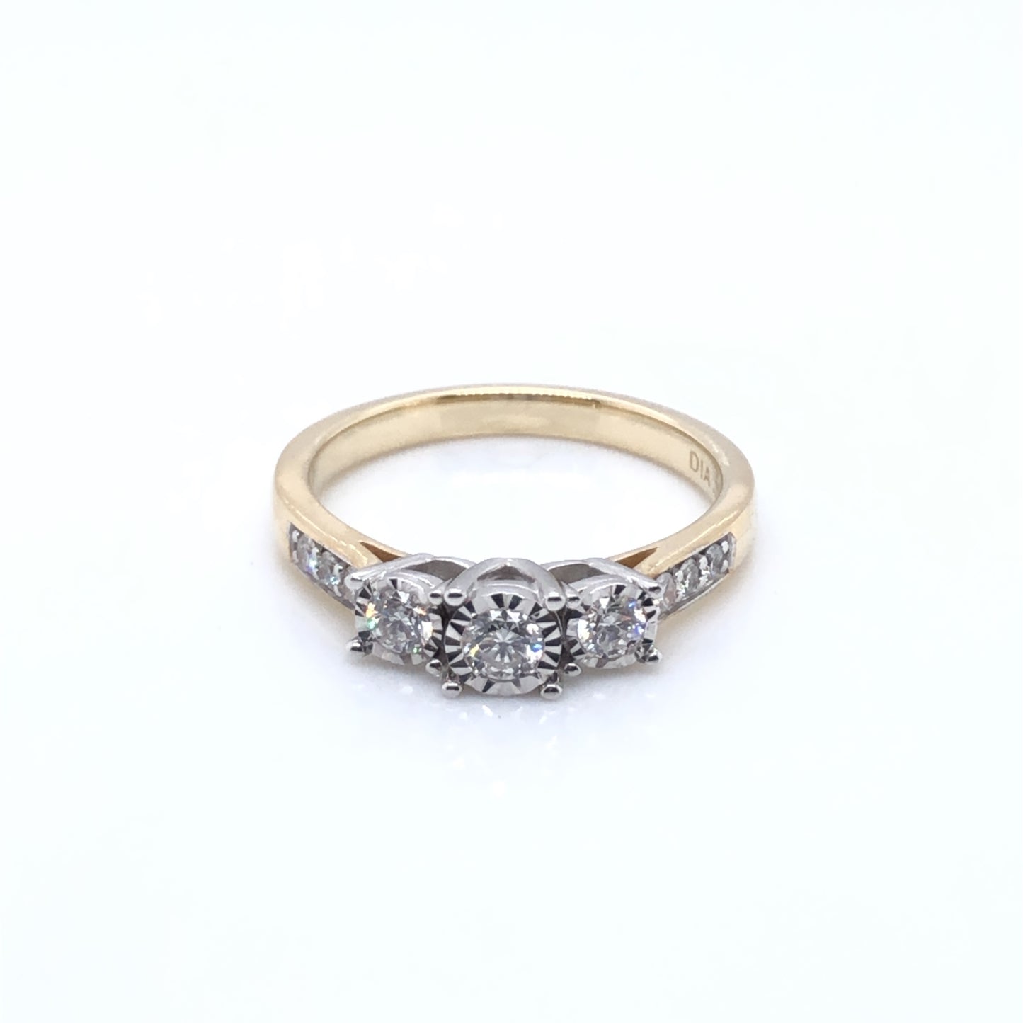 9ct Gold Diamond 0.33ct Trilogy Illusion Ring T75