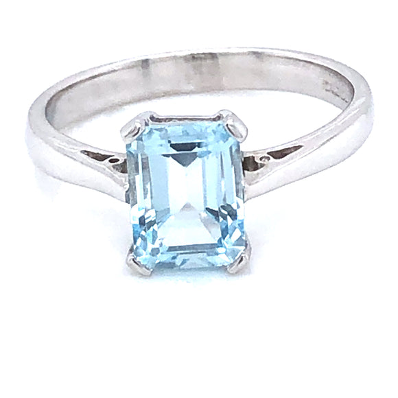 9ct  White Gold Rectangular Blue Topaz Ring