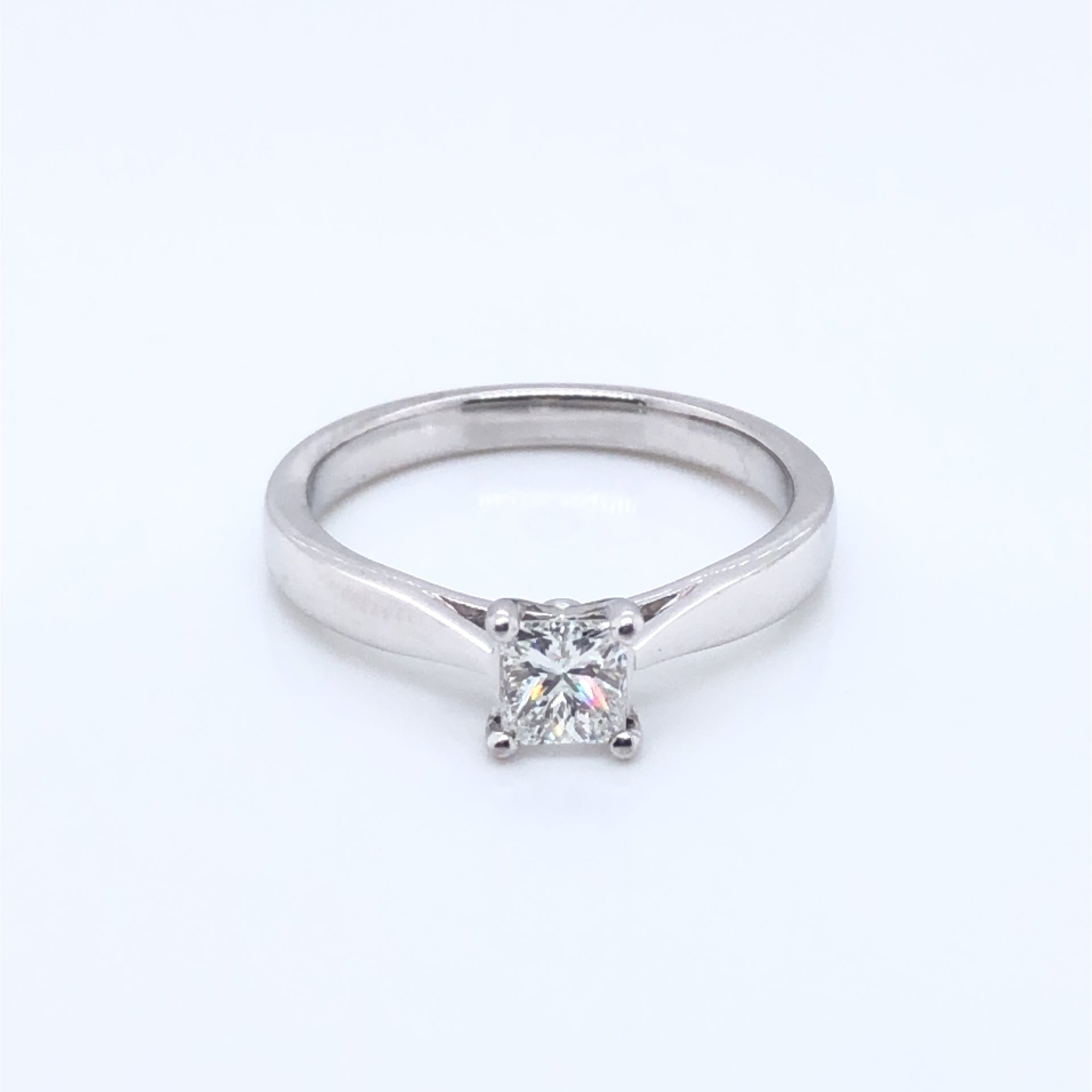 18ct White Gold Princess Diamond 0.50ct Classic Solitaire Ring Z11/16