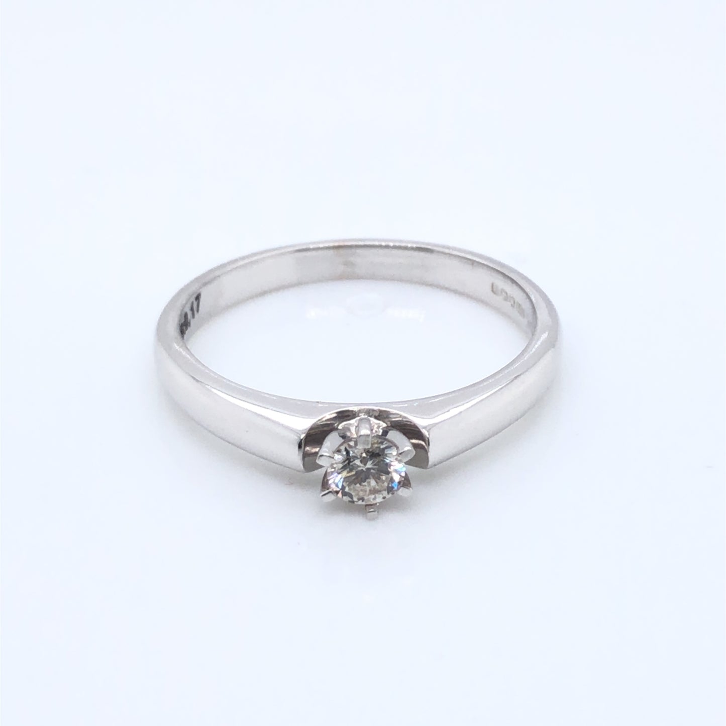 18ct White Gold Diamond Dainty Solitaire Ring